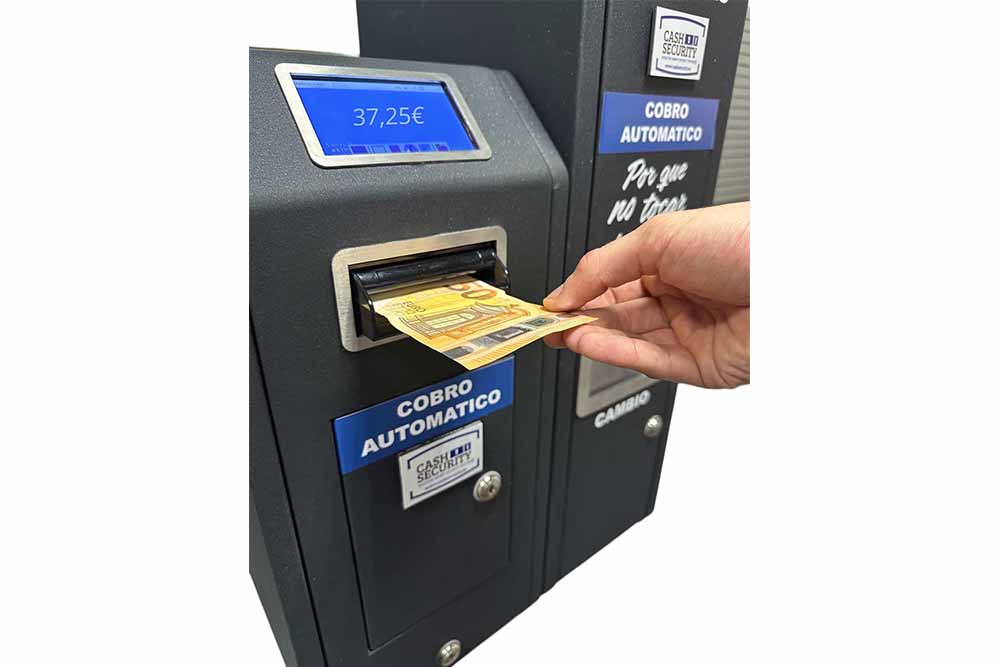 Cajón de cobro automático Elite Smart entregando un billete